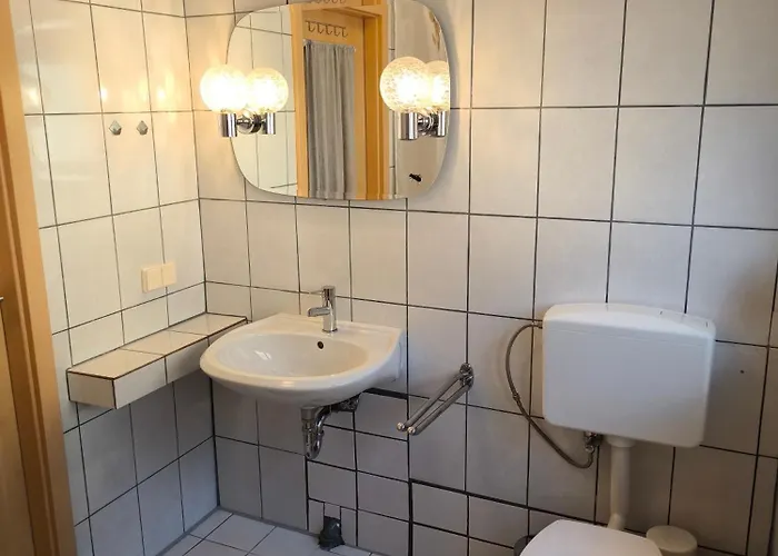 Haus Bahlo - *
